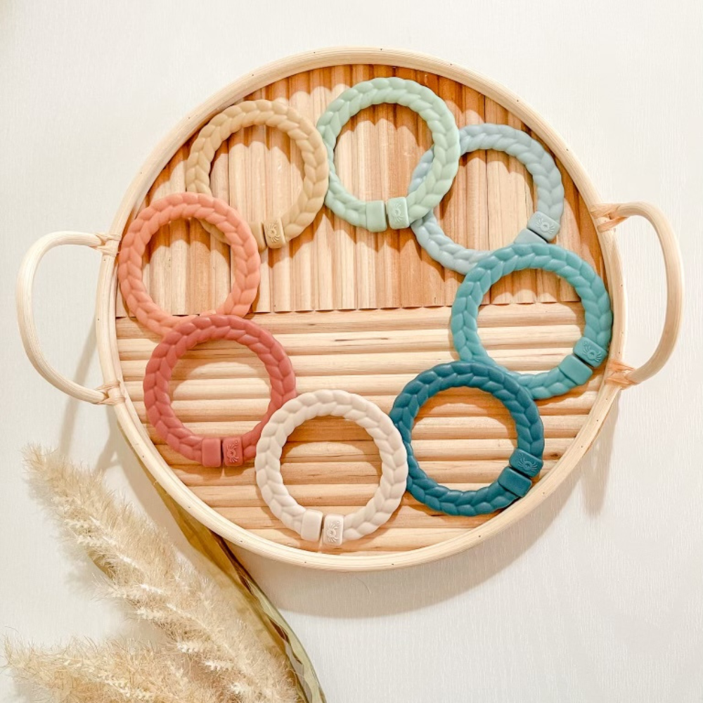 Bitzy Bespoke™ Itzy Rings Linking Ring Set Toy Itzy Ritzy Neutral Rainbow