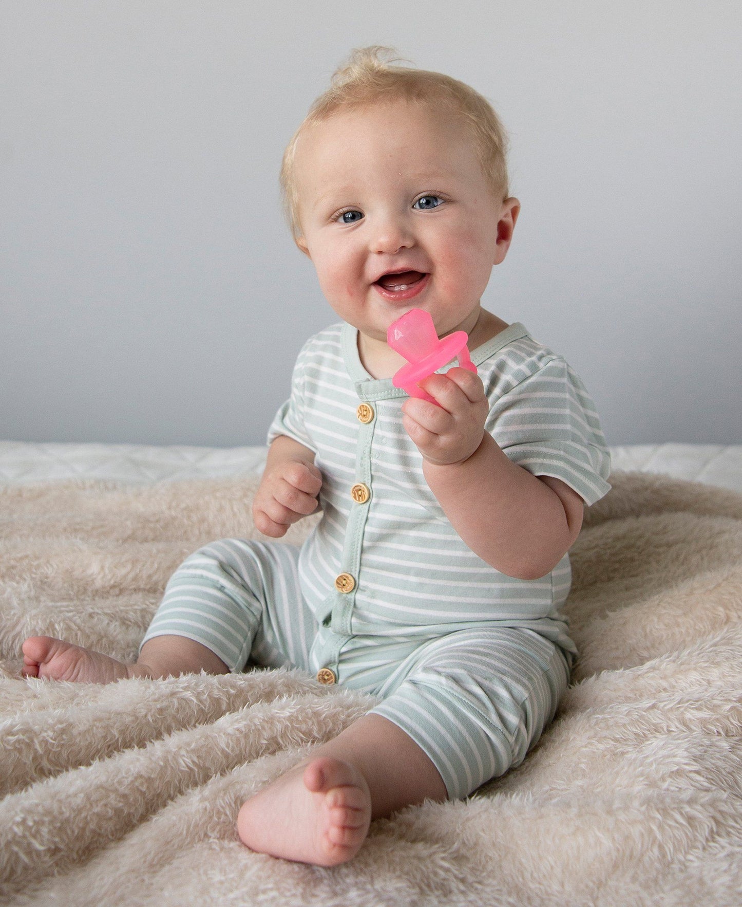 FINAL SALE: Teensy Teether™ - Soothing Silicone Teether Teethers Itzy Ritzy 