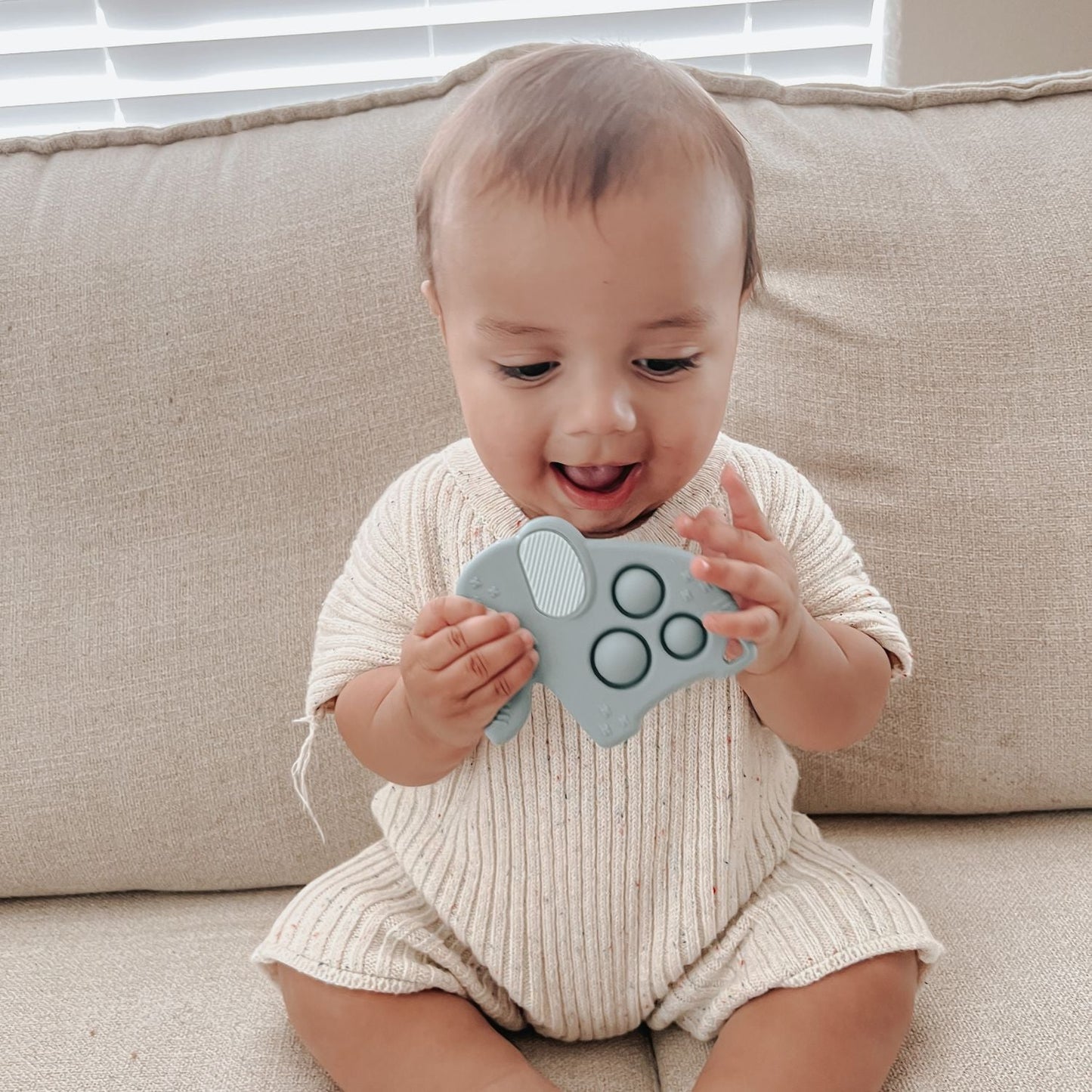 Cyber Itzy Pop™ Sensory Popper Toy Teething Itzy Ritzy® 