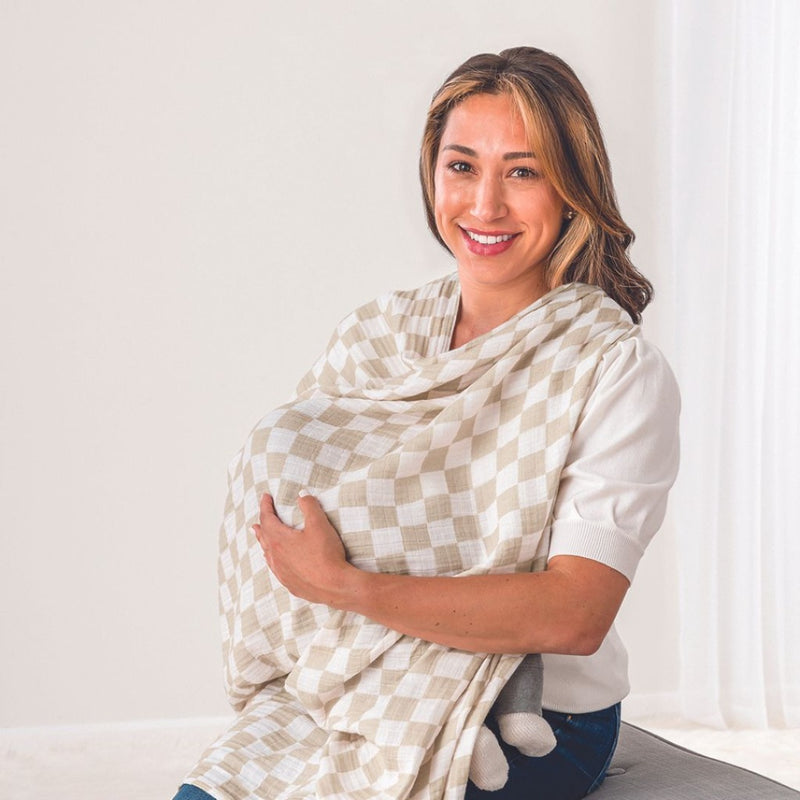 Breastfeeding Cover Nursing Swaddling with the Breastfeeding Boss Itzy Ritzy